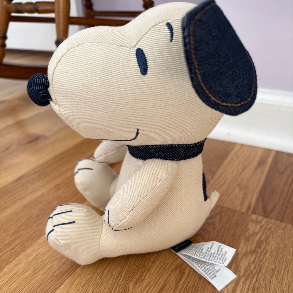 American Eagle limited edition stuffed Snoopy
